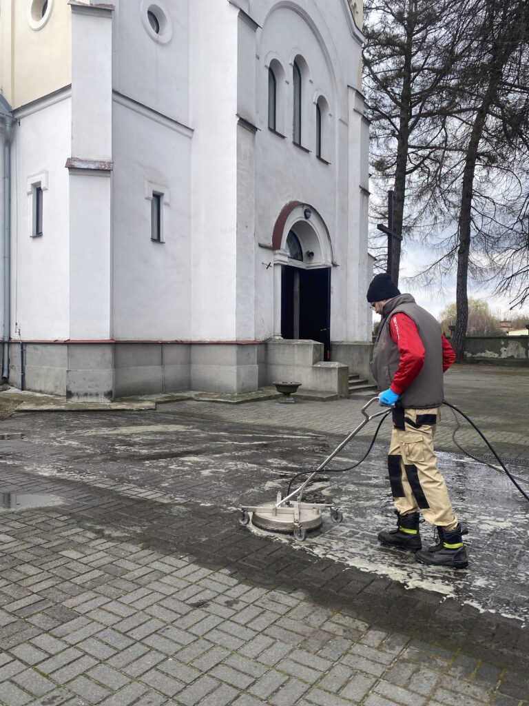 profesjonalne mycie kostki brukowej Warszawa